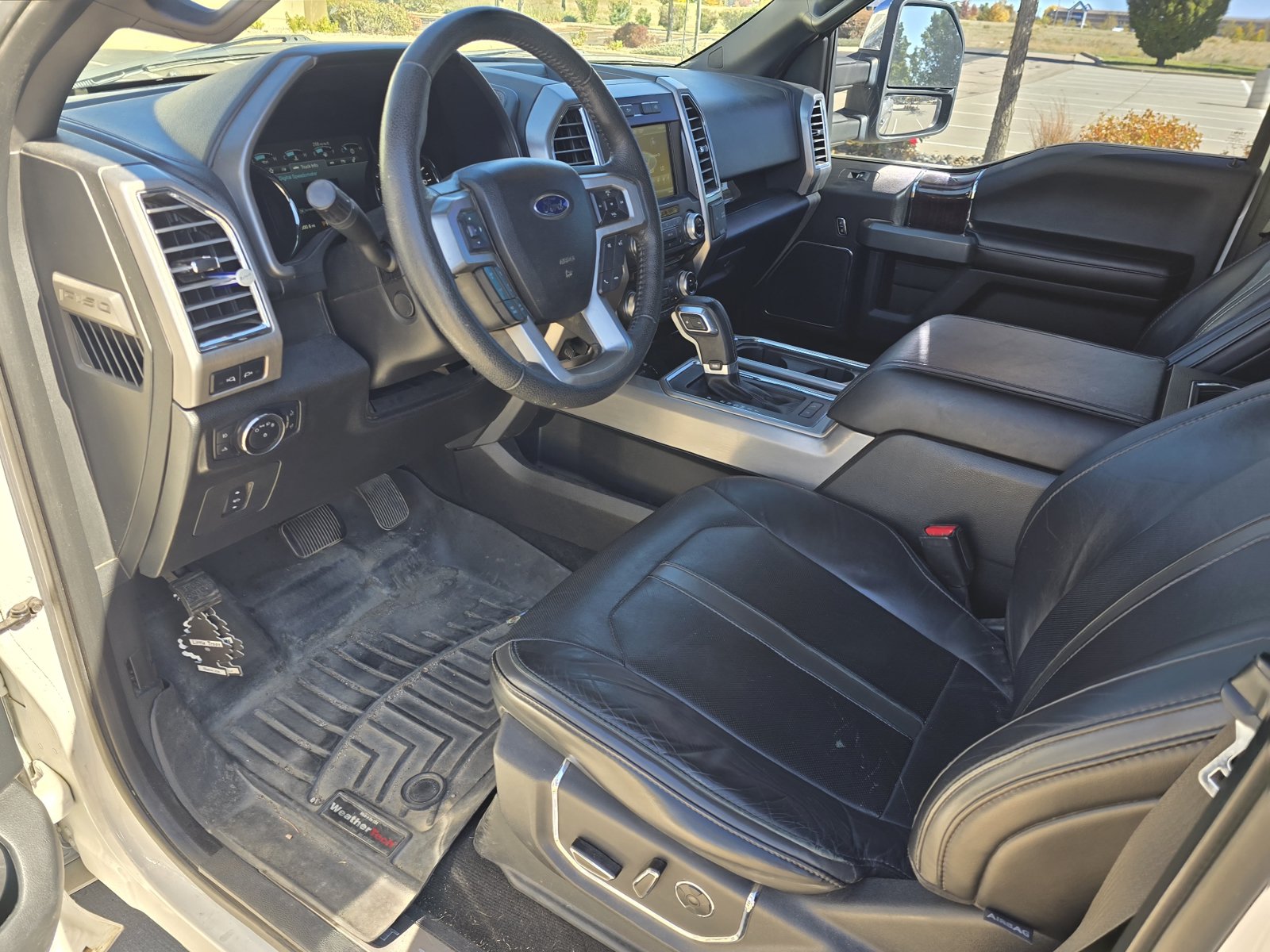 Used 2015 Ford F150 Platinum w/ Equipment Group 701A Luxury AWD/4WD image 27