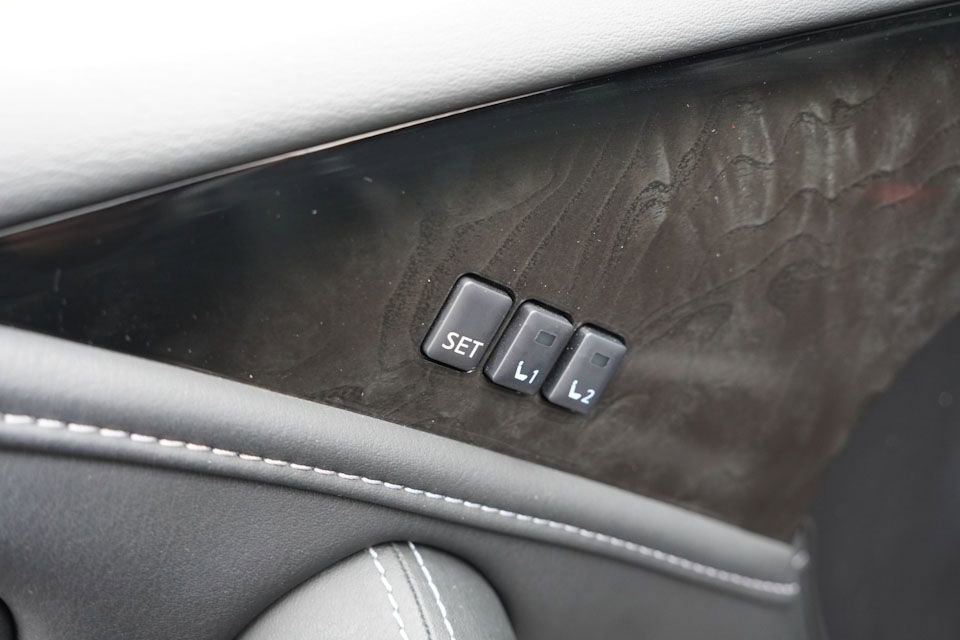 Used 2023 INFINITI QX80 Sensory w/ All-Season Package image 27