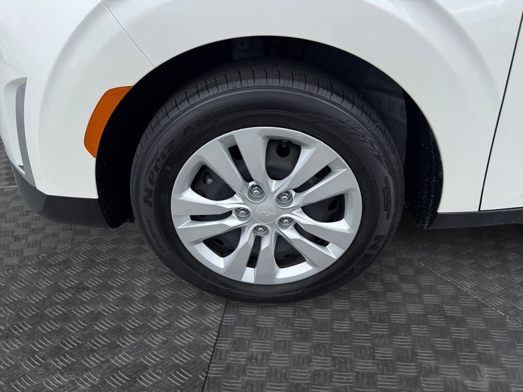 Used 2023 Kia Soul LX FWD image 14