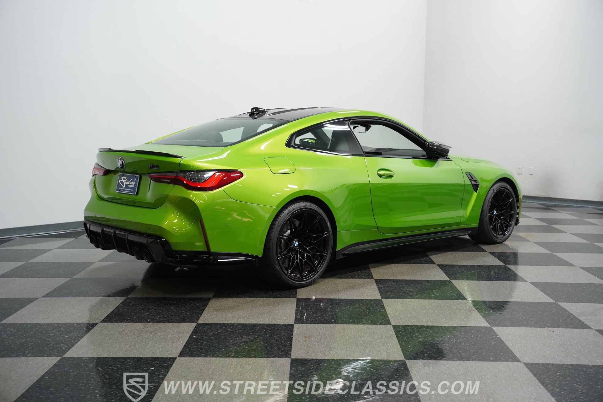 Used 2021 BMW M4 Competition w/ M Carbon Exterior Package RWD image 13