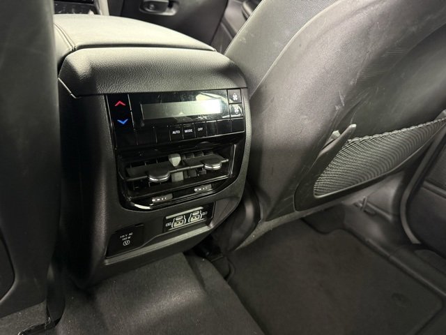 Used 2024 Jeep Grand Cherokee L Altitude image 31