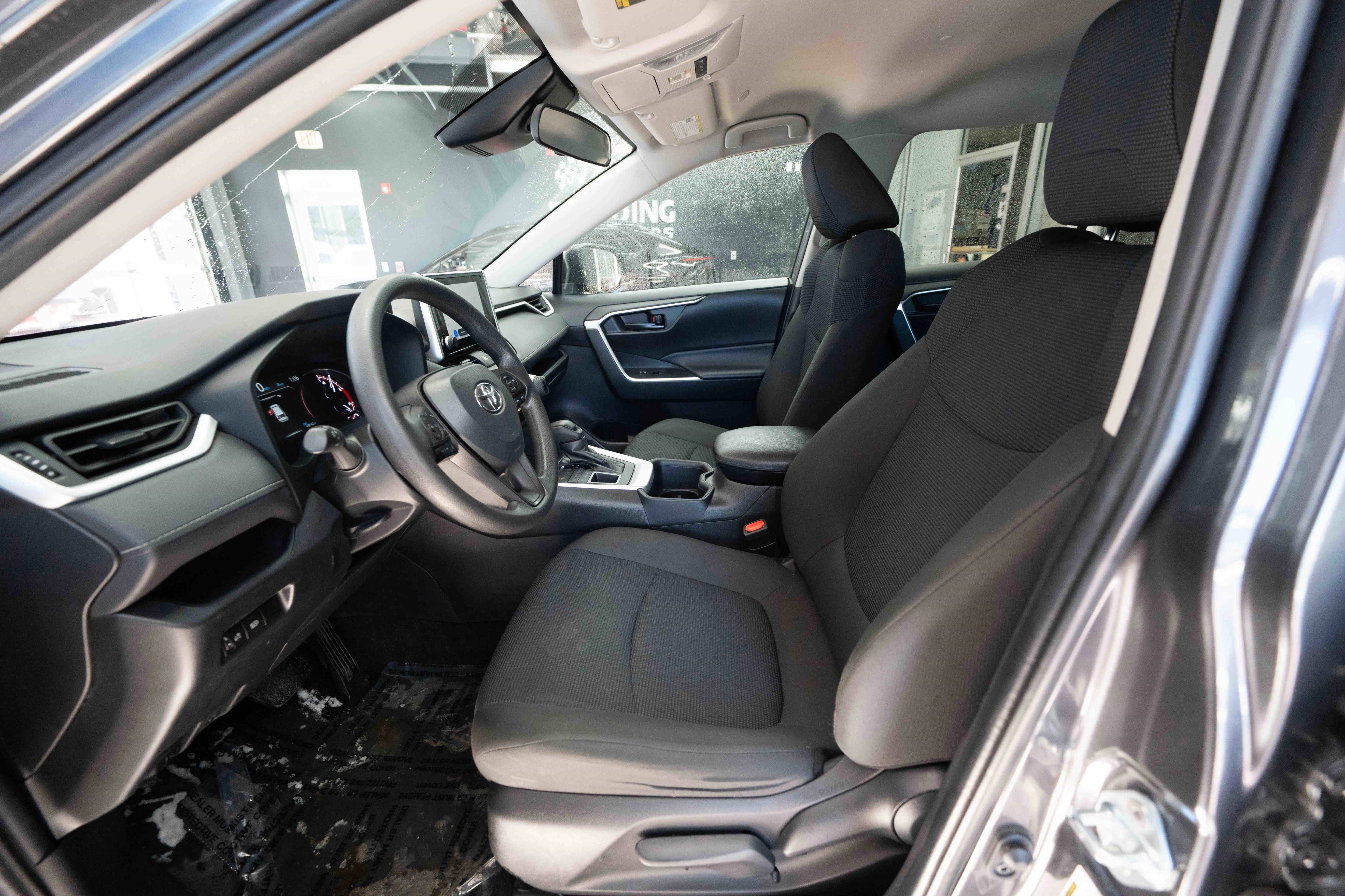 Used 2024 Toyota RAV4 LE image 9