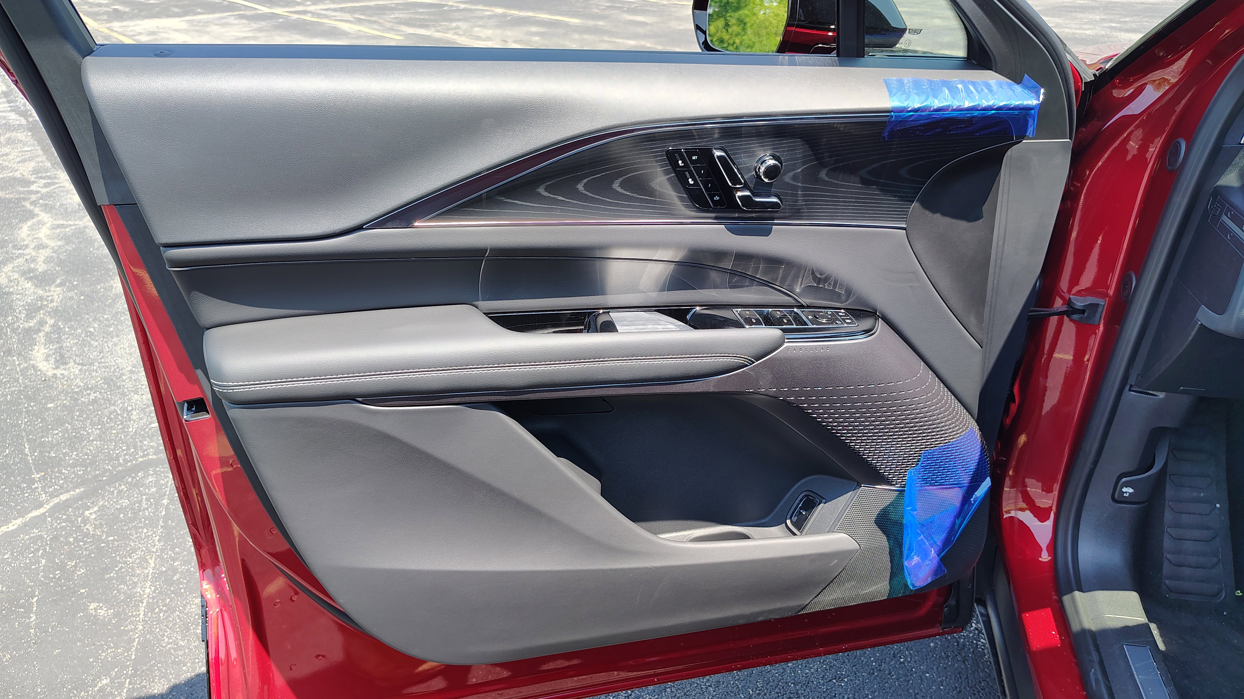 New 2025 Cadillac Lyriq Sport image 11