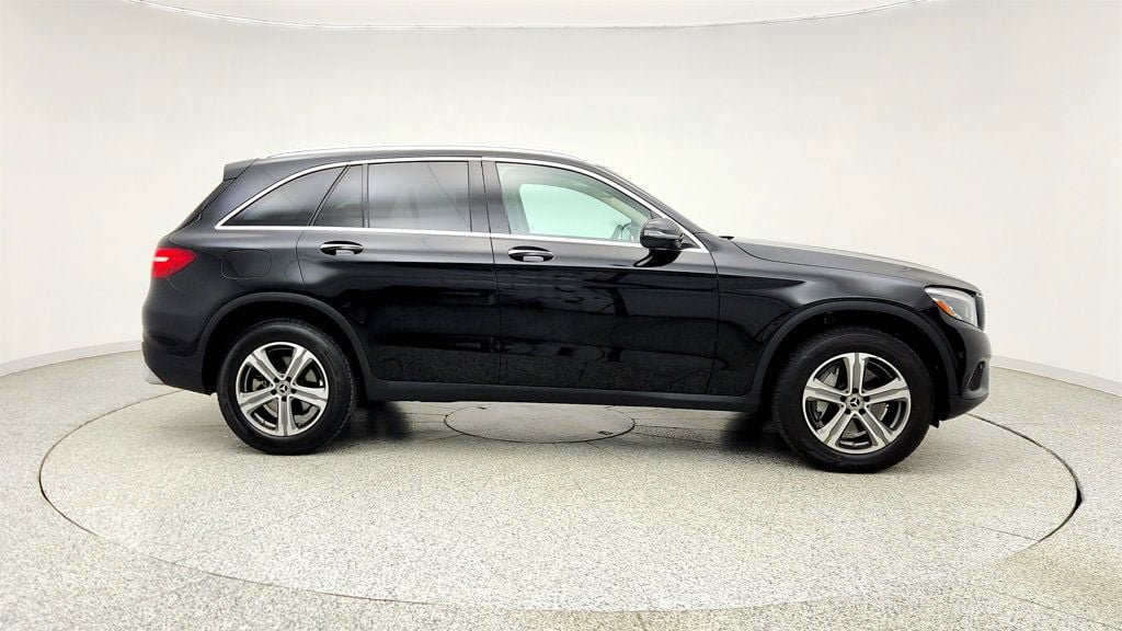 Used 2018 Mercedes-Benz GLC 300 4MATIC image 4