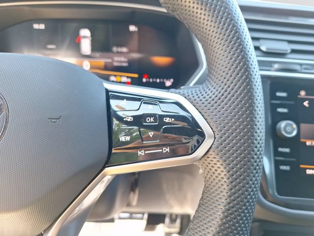 Certified 2024 Volkswagen Tiguan SE R-Line FWD image 19