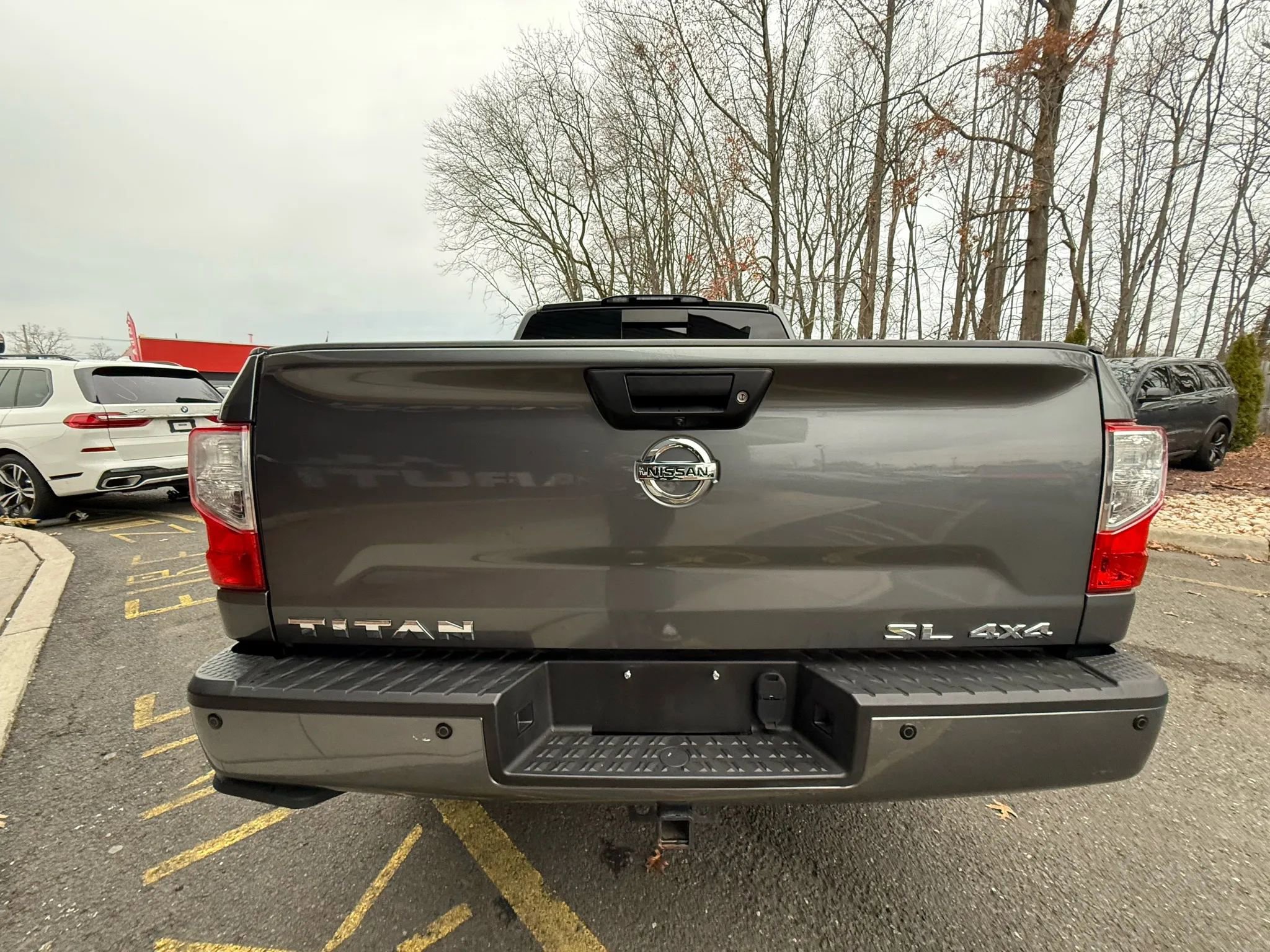 Used 2017 Nissan Titan SL image 5