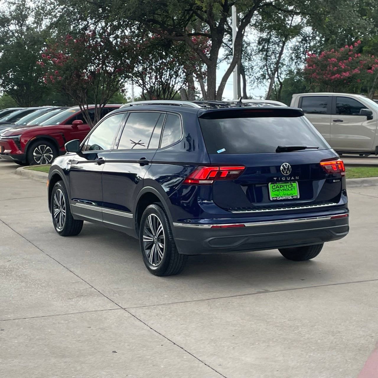 Used 2024 Volkswagen Tiguan Wolfsburg Edition AWD/4WD image 4