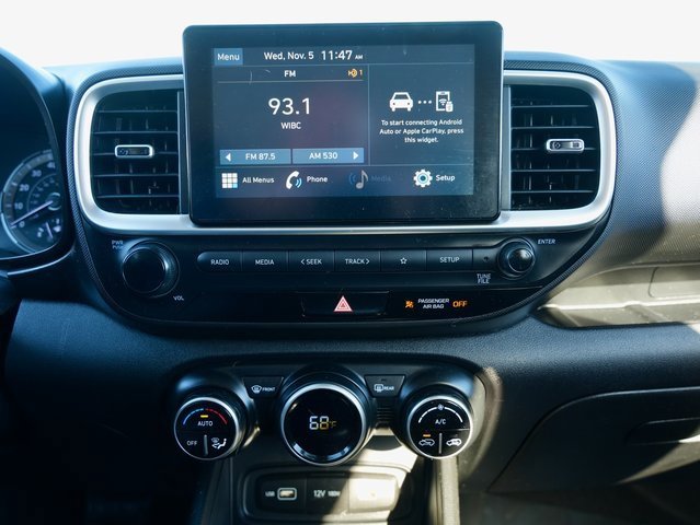 Used 2022 Hyundai Venue SEL w/ Cargo Package image 19