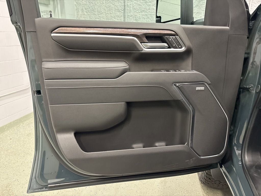 New 2026 Chevrolet Silverado 2500 LTZ w/ LTZ Plus Package AWD/4WD image 16