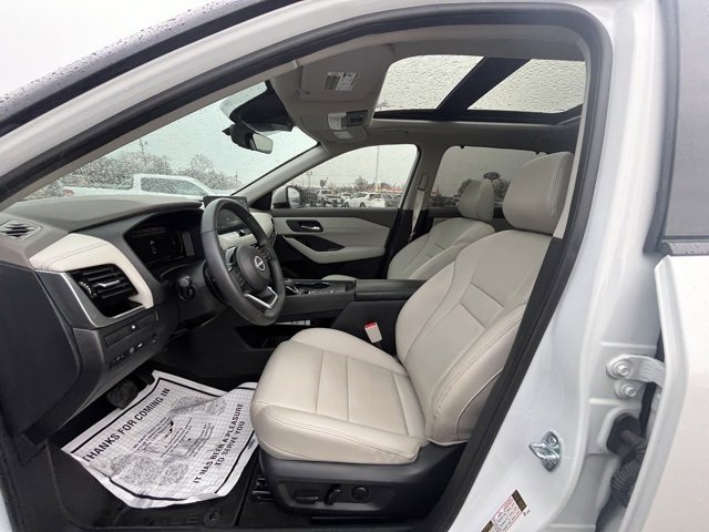 Used 2024 Nissan Rogue SL w/ SL Premium Package image 12