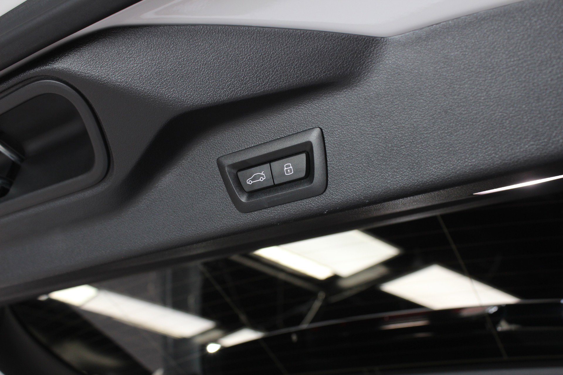 Used 2024 BMW X5 sDrive40i w/ Premium Package image 95