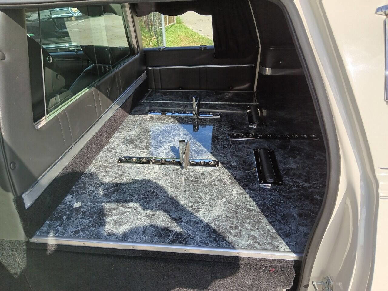 Used 2011 Cadillac DTS Limousine image 12