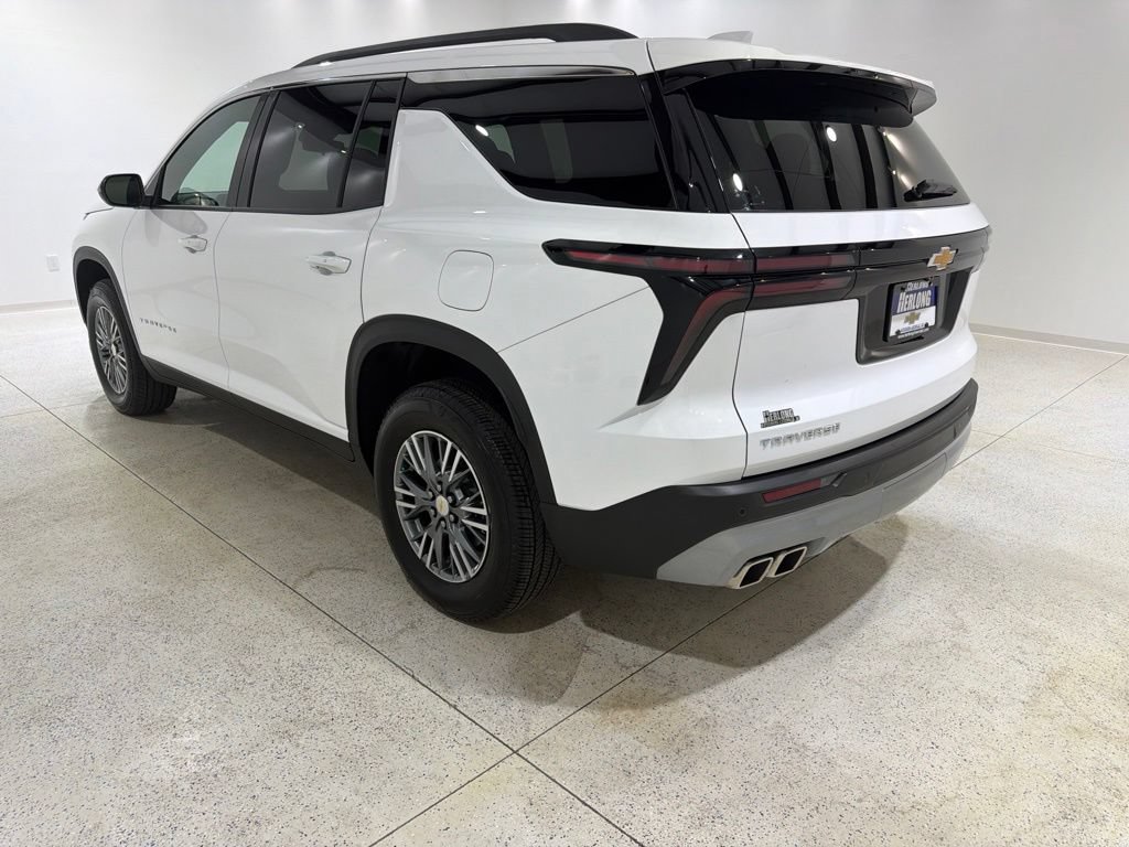 Used 2025 Chevrolet Traverse LT w/ LPO, Floor Liner Package FWD image 3