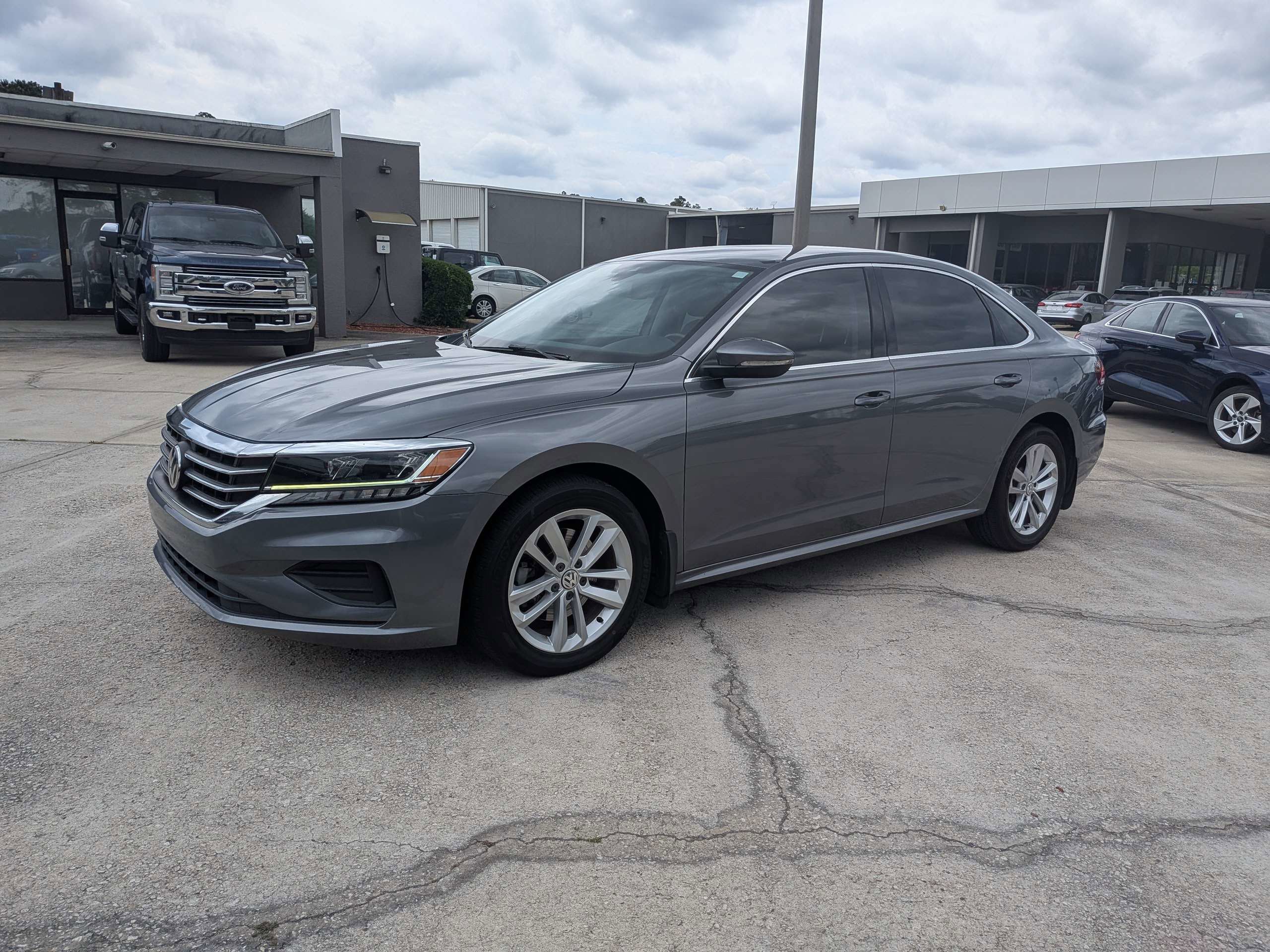 Used 2020 Volkswagen Passat 2.0T SE FWD image 8