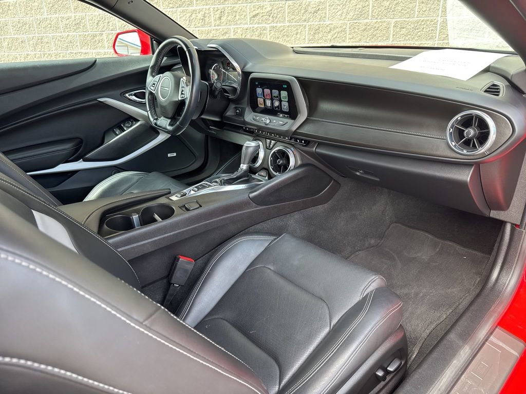 Used 2016 Chevrolet Camaro LT RWD image 28