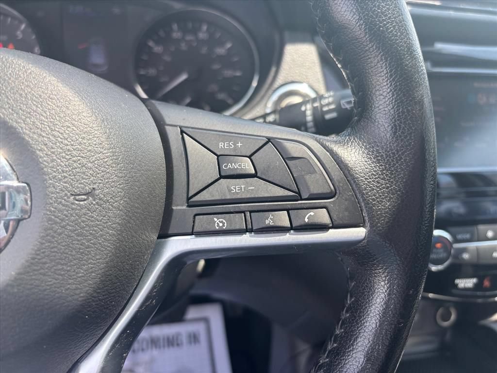 Used 2022 Nissan Rogue Sport SV FWD image 16