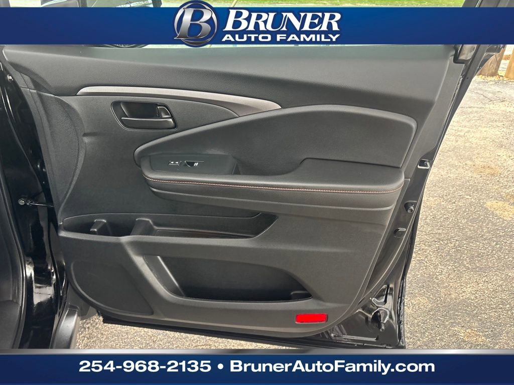 Used 2023 Honda Passport TrailSport image 15