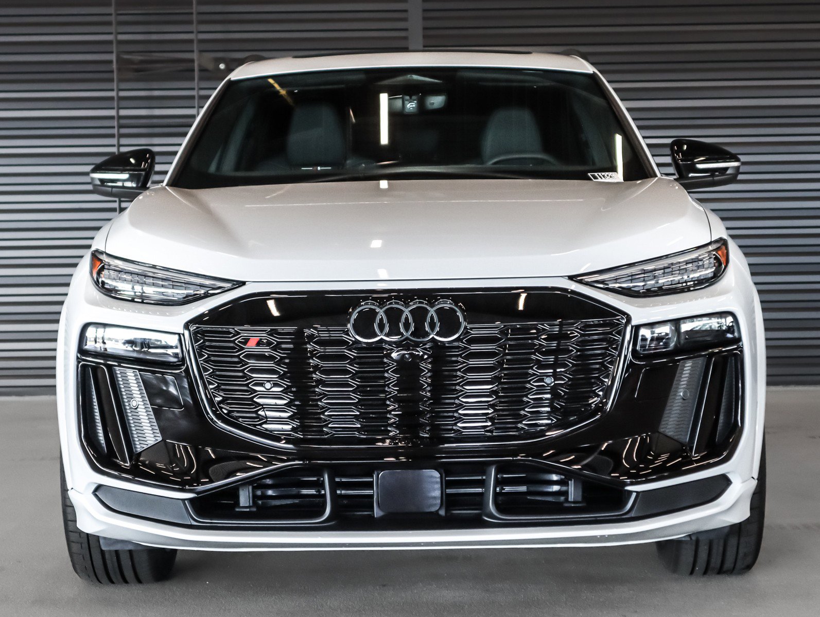 New 2027 Audi SQ6 e-tron Premium Plus AWD/4WD image 13