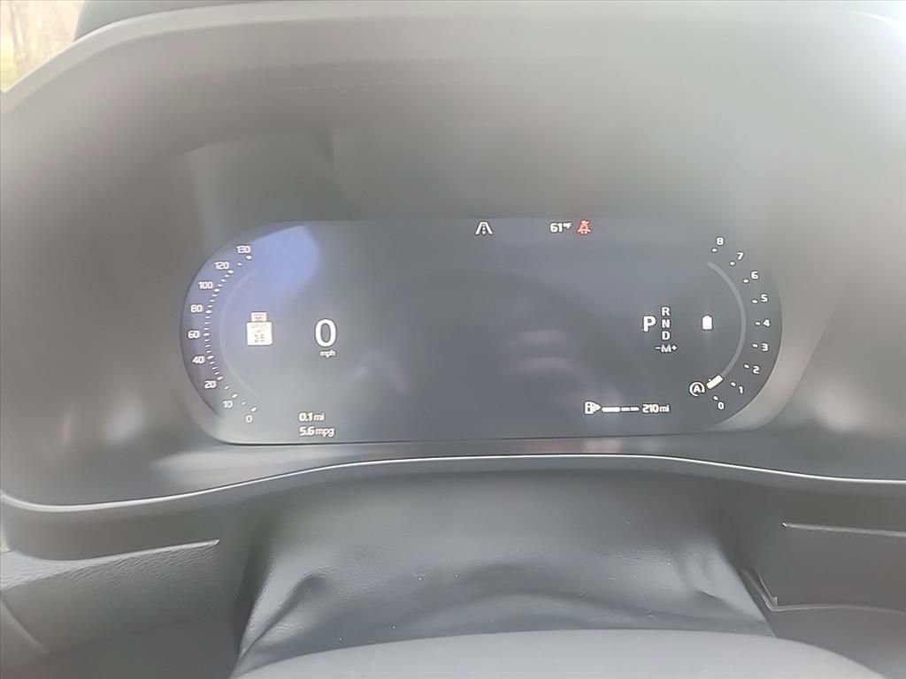 Certified 2025 Volvo XC40 B5 Core AWD/4WD image 15