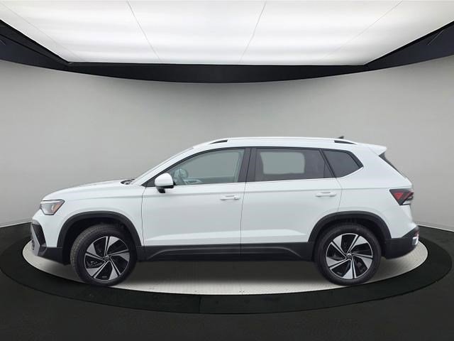 New 2026 Volkswagen Taos SE image 4