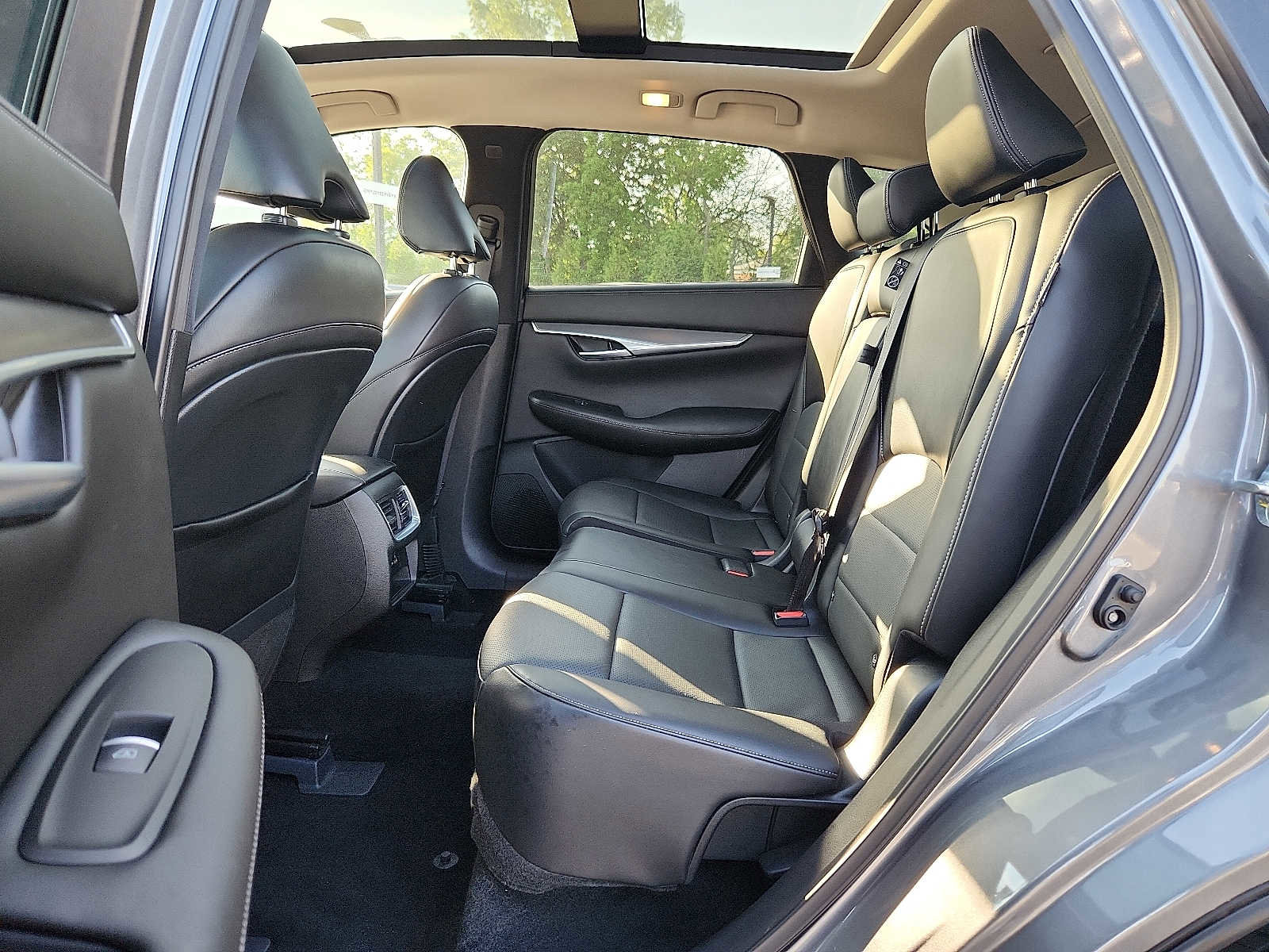 Used 2022 INFINITI QX50 Luxe AWD/4WD image 10