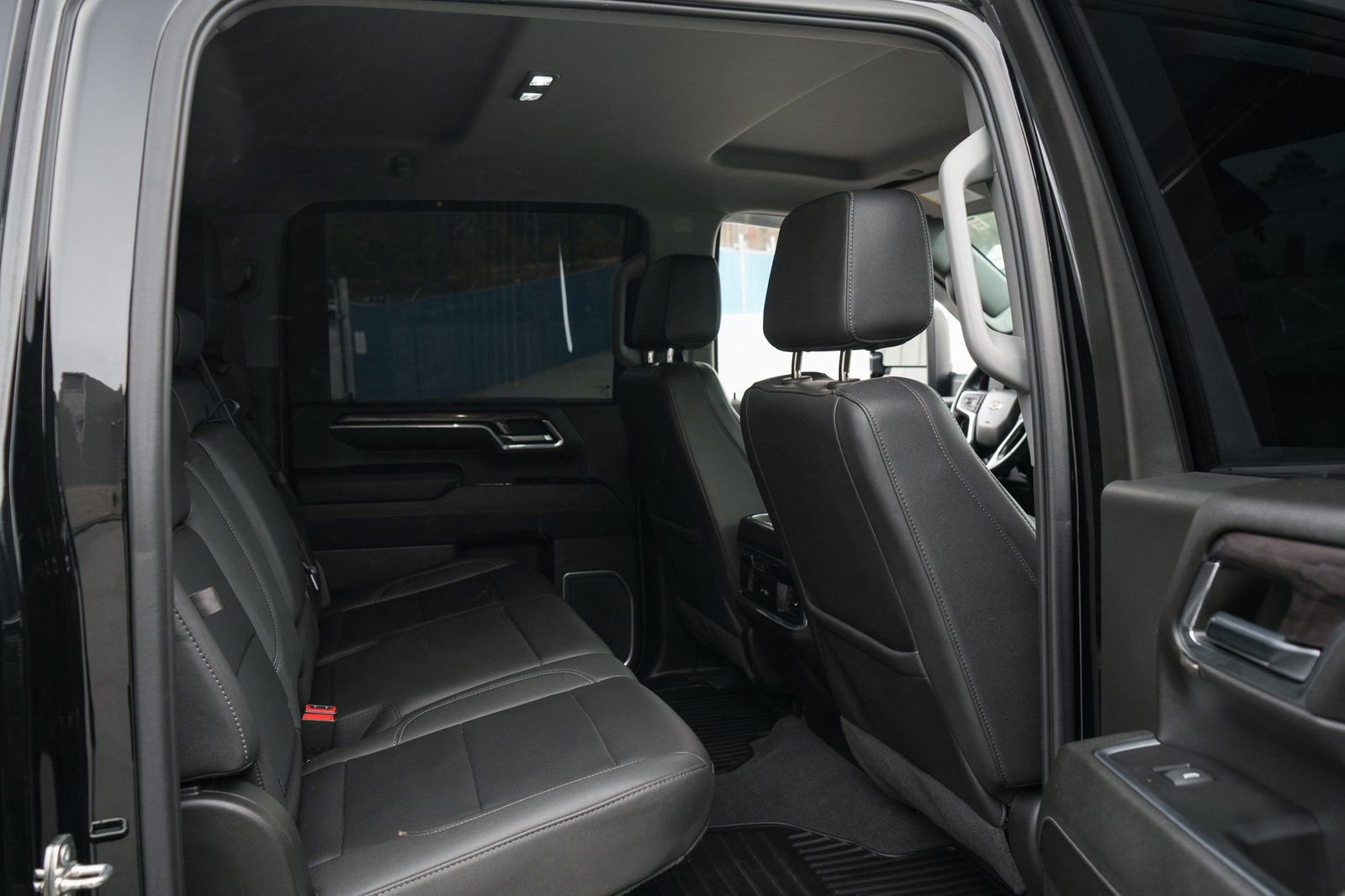 Used 2024 Chevrolet Silverado 2500 LTZ w/ LTZ Convenience Package AWD/4WD image 19