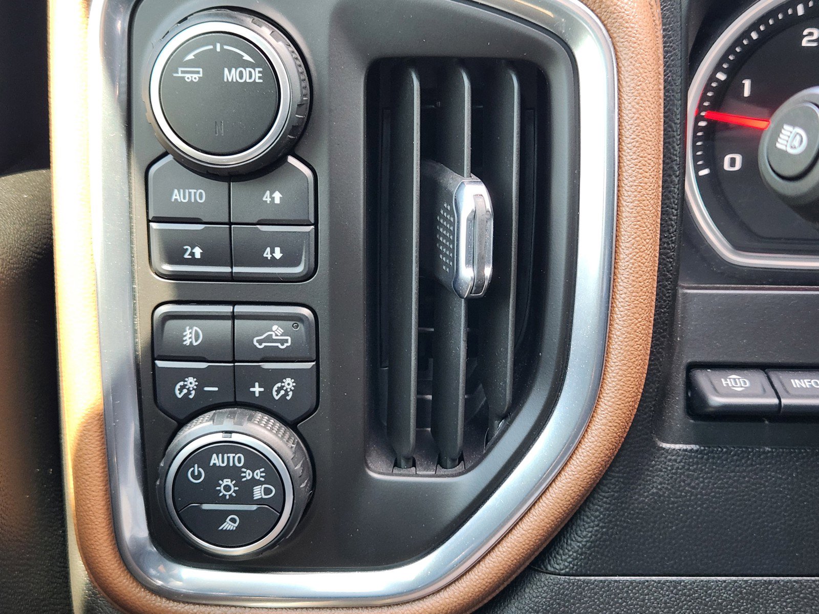 Used 2021 Chevrolet Silverado 3500 High Country AWD/4WD image 19