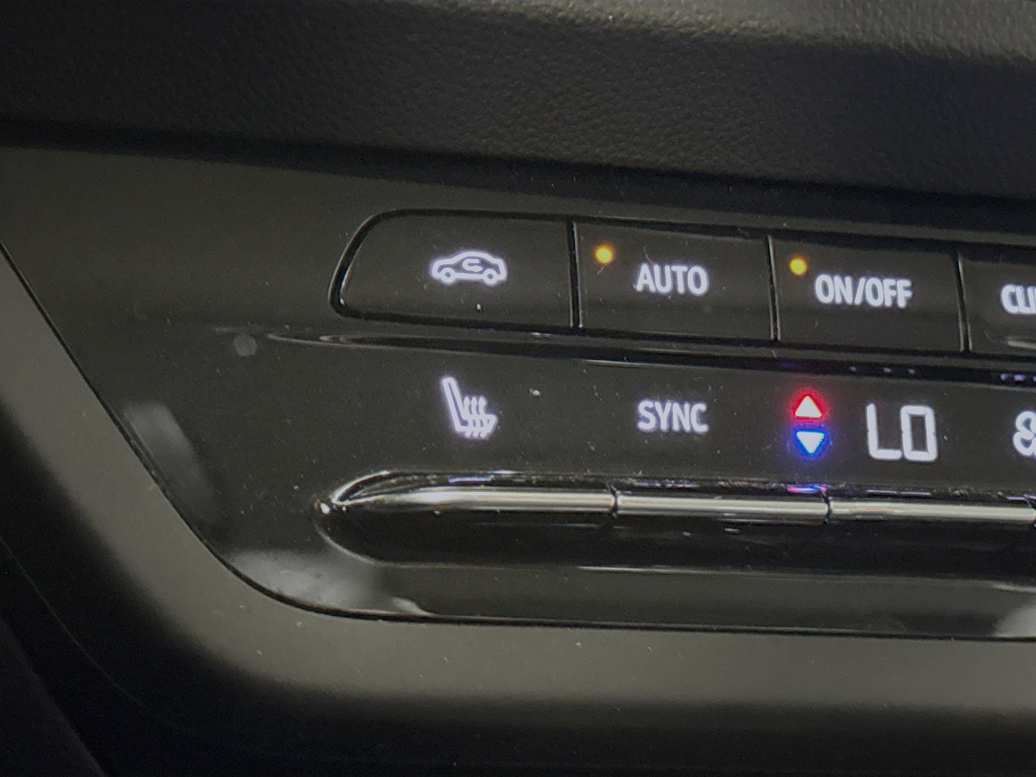 Used 2021 Buick Envision Essence w/ Sport Touring Package AWD/4WD image 19