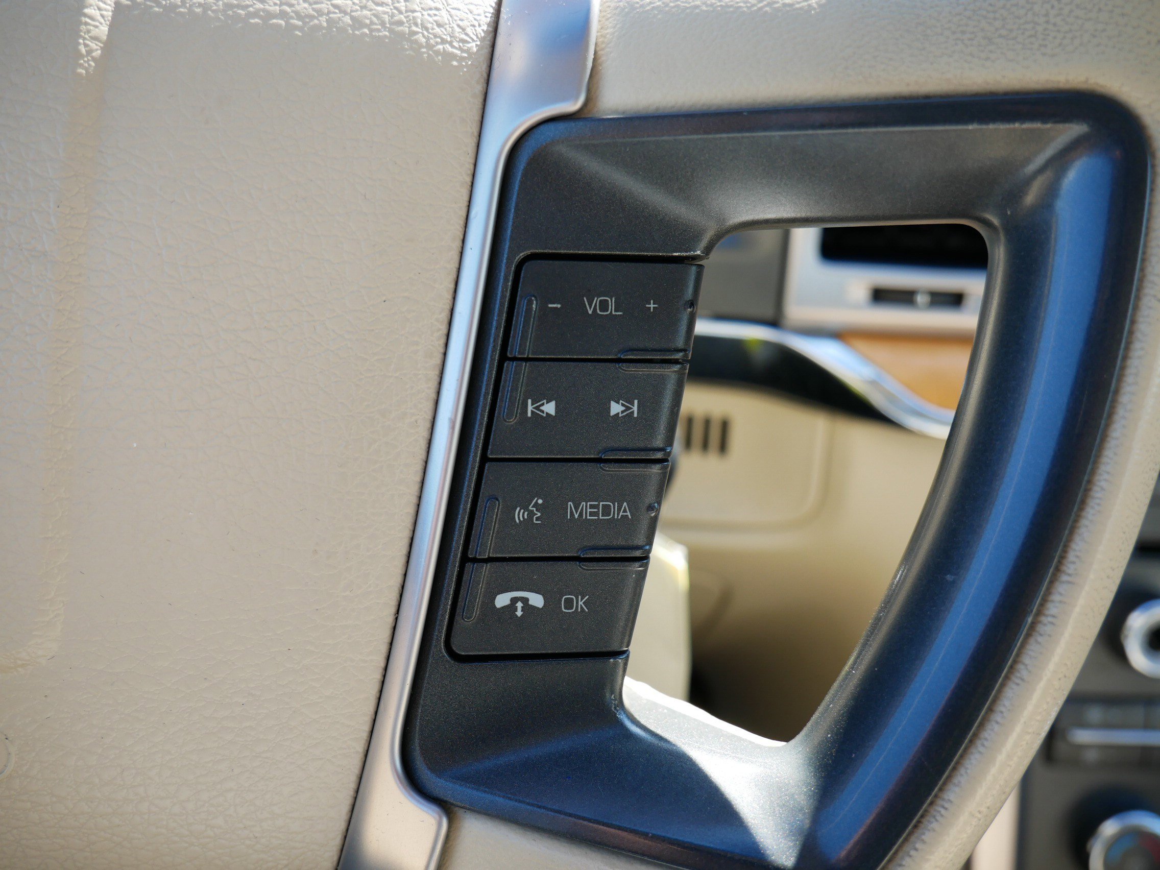 Used 2012 Lincoln MKZ FWD image 28