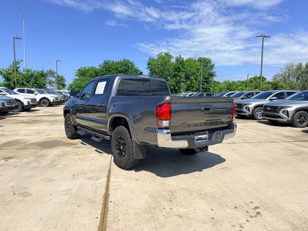 Used 2022 Toyota Tacoma SR5 RWD image 7