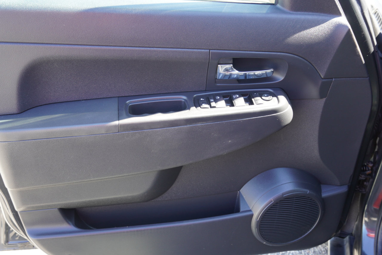 Used 2011 Jeep Liberty Sport image 15