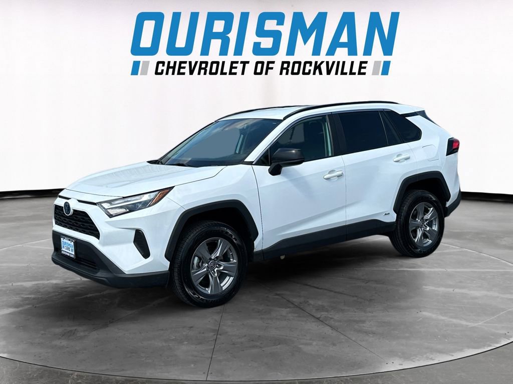 Used 2024 Toyota RAV4 LE AWD/4WD image 2