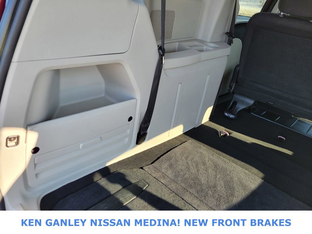 Used 2018 Dodge Grand Caravan SE w/ UConnect Hands-Free Group image 42