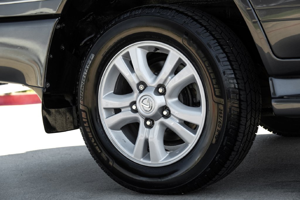 Used 2005 Lexus LX 470 4WD image 67