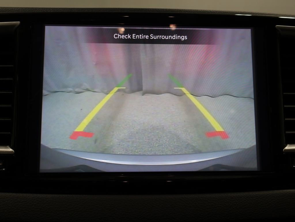 Used 2024 Chrysler Pacifica Touring-L FWD image 29