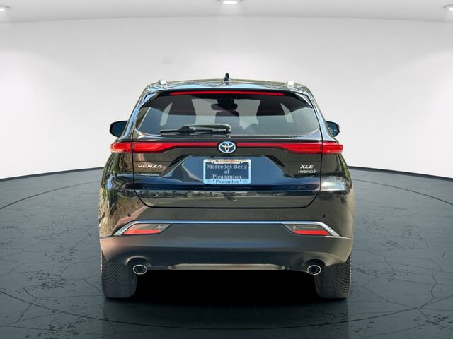 Used 2021 Toyota Venza XLE w/ Carpet Mat Package (TMS) image 6