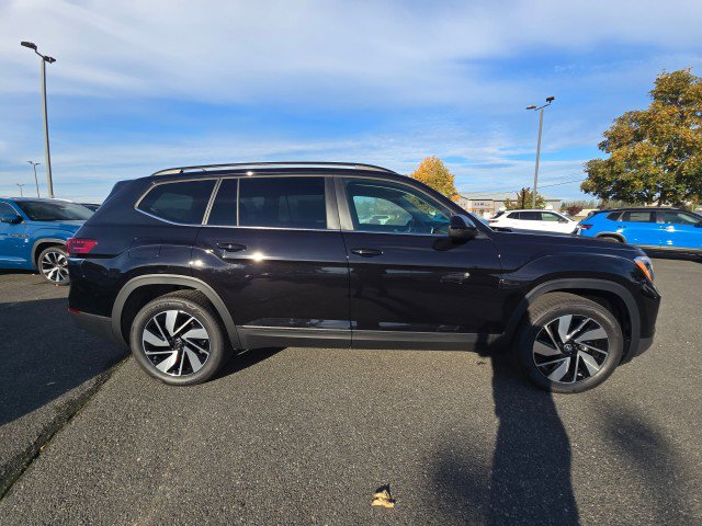 New 2026 Volkswagen Atlas SE image 3