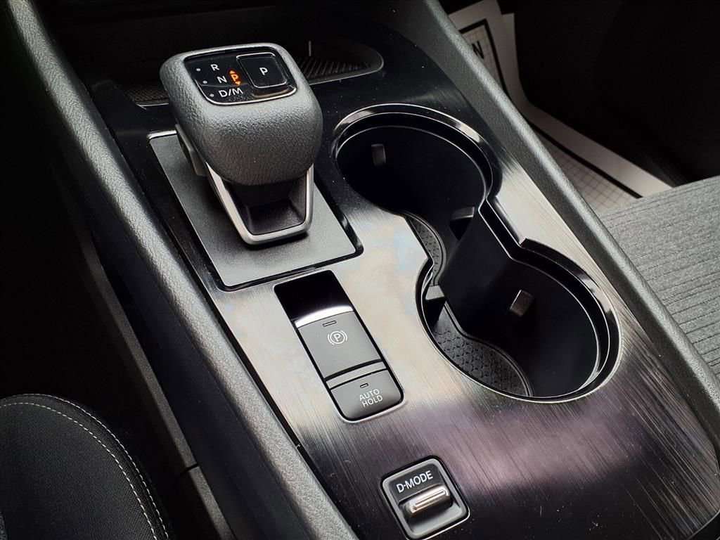 Used 2023 Nissan Rogue SV image 8