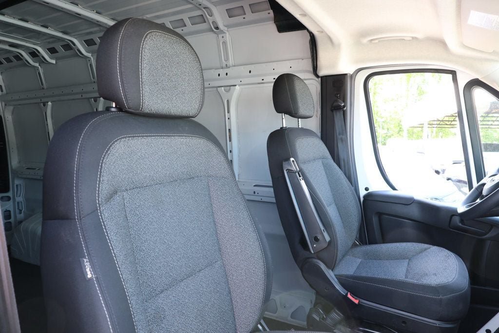 Used 2025 RAM ProMaster 2500 w/ Convenience Group FWD image 24