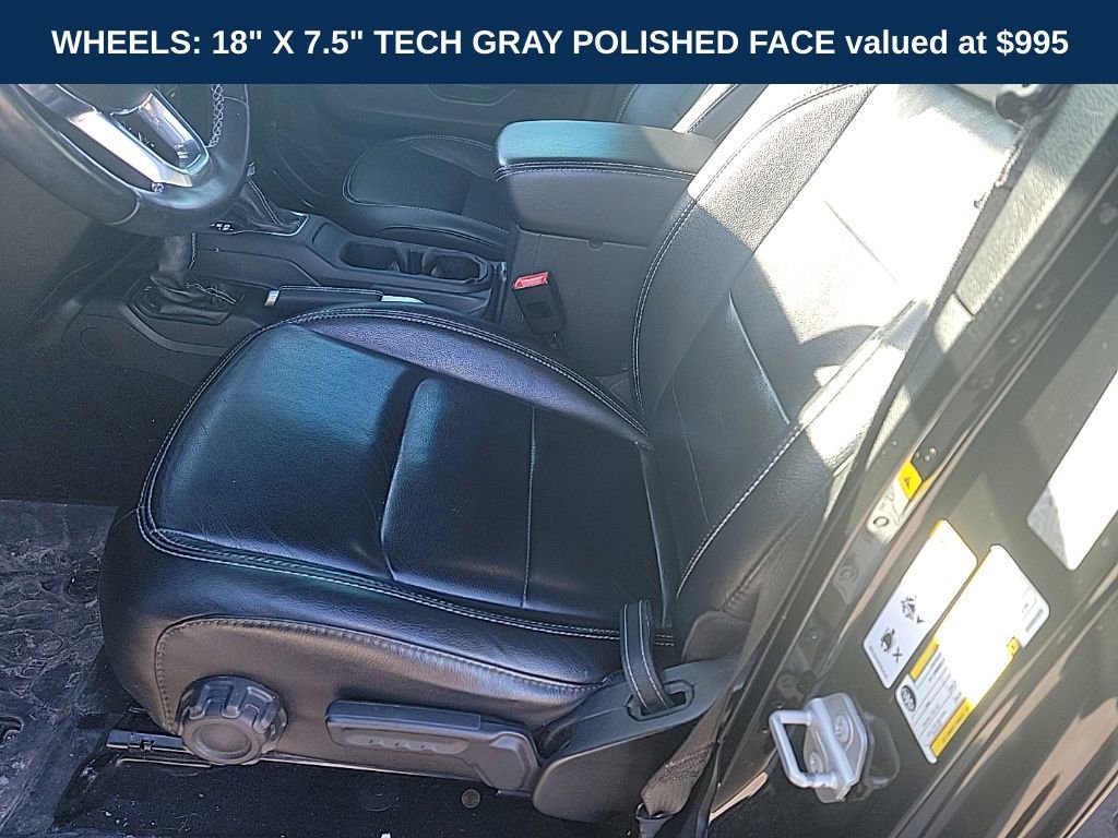 Used 2019 Jeep Wrangler Unlimited Sahara image 12