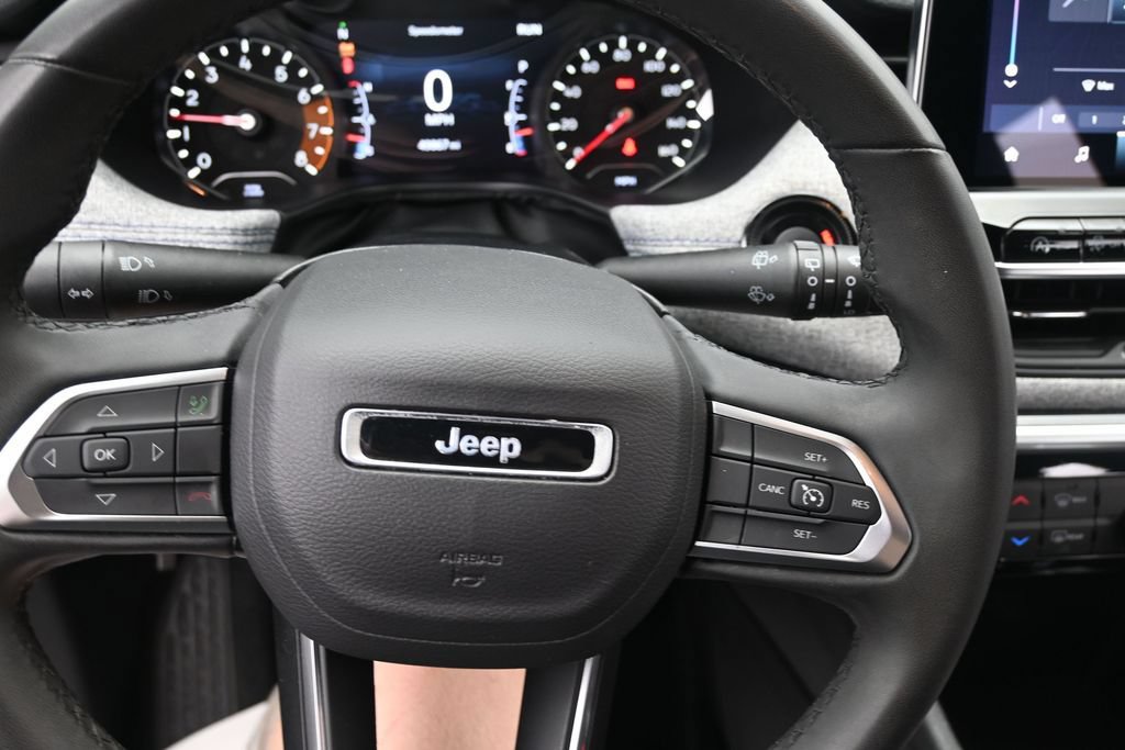 Used 2024 Jeep Compass Latitude AWD/4WD image 26
