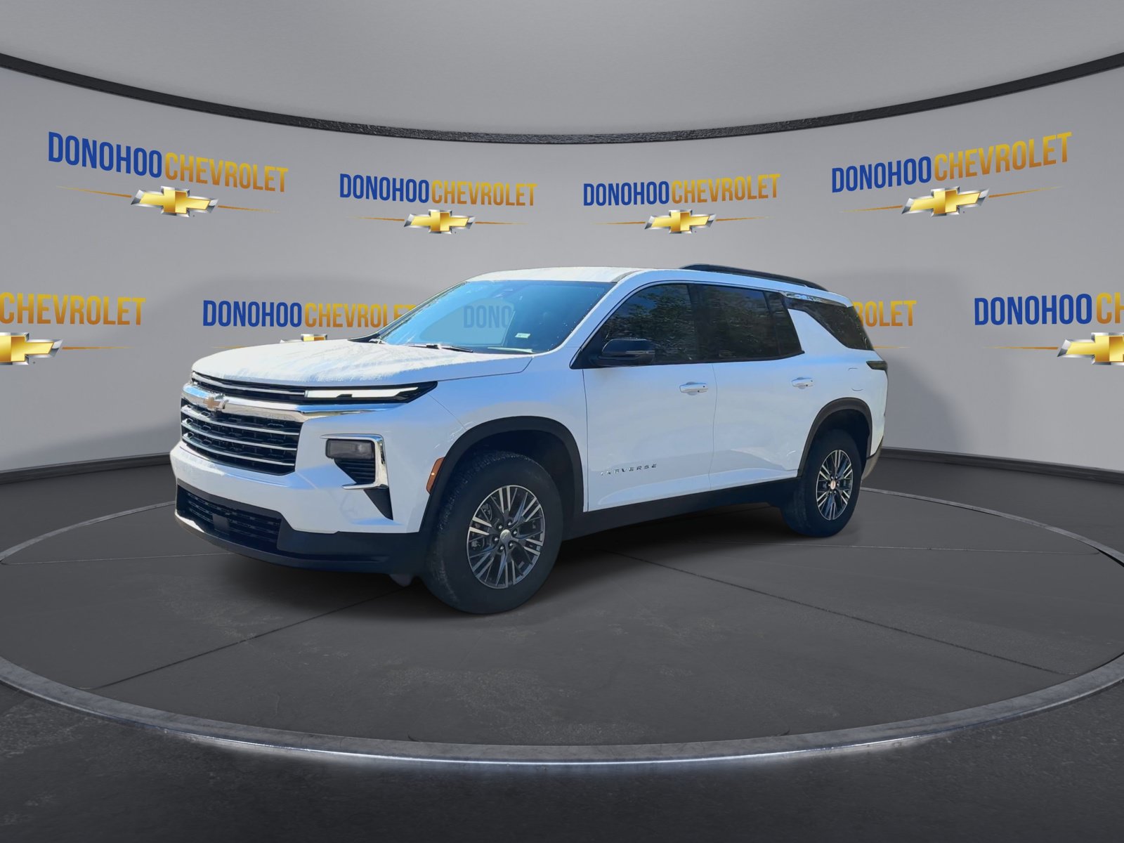 New 2027 Chevrolet Traverse LT FWD image 4