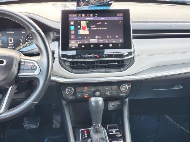 Used 2022 Jeep Compass Limited image 23