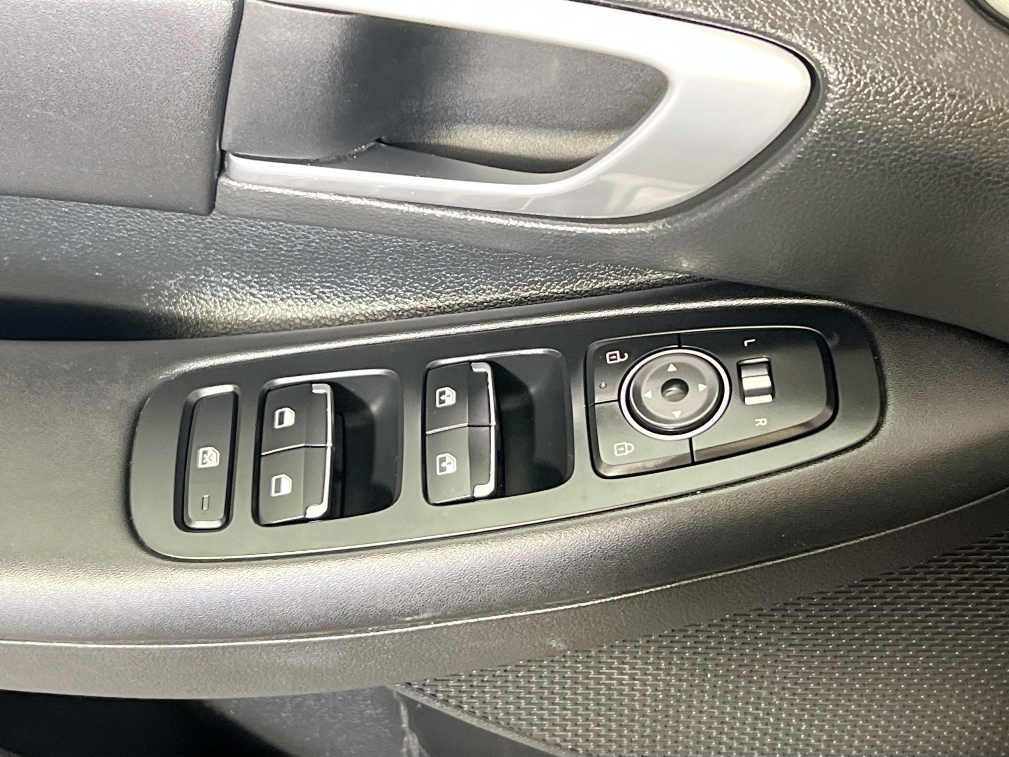 Used 2024 Hyundai Sonata SEL FWD image 16