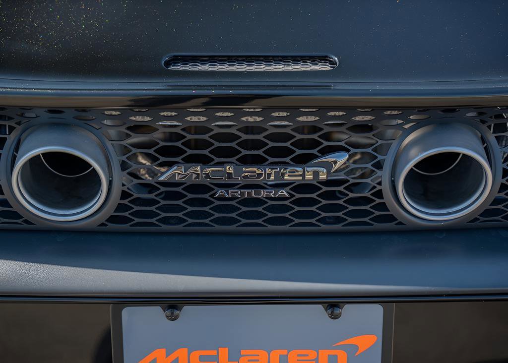 New 2025 McLaren Artura image 23