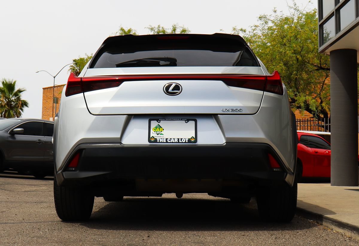Used 2019 Lexus UX 200 w/ Premium Package FWD image 12