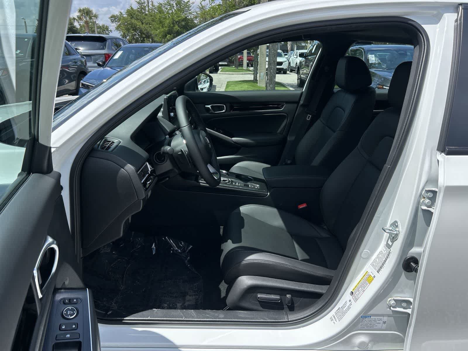 Used 2025 Honda Civic Sport Touring image 2