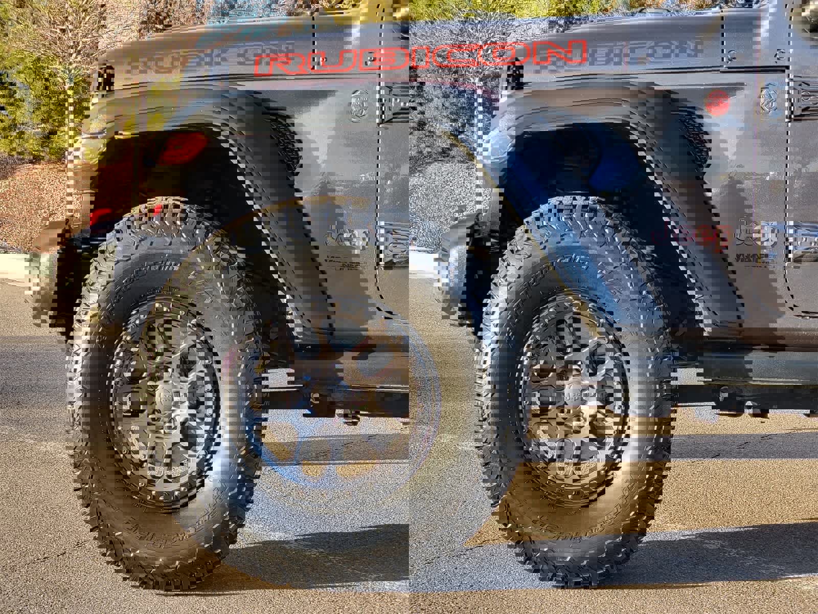 Used 2022 Jeep Wrangler Unlimited Rubicon w/ Xtreme Recon 35" Tire Package image 9