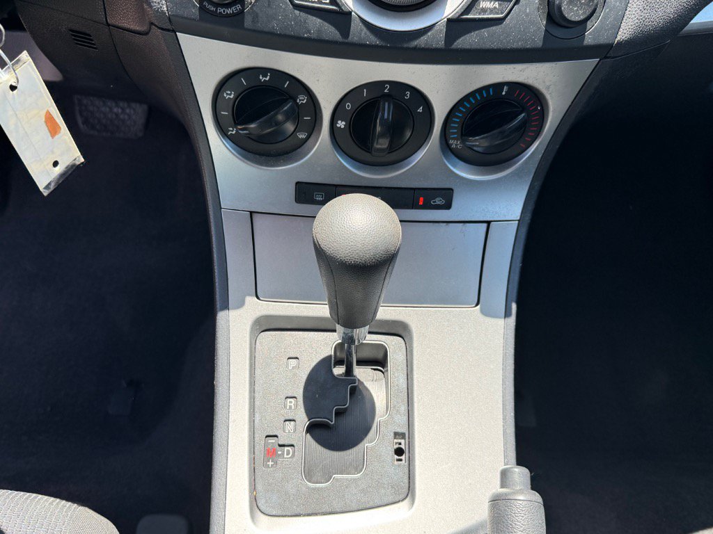Used 2010 MAZDA MAZDA3 i Touring FWD image 18