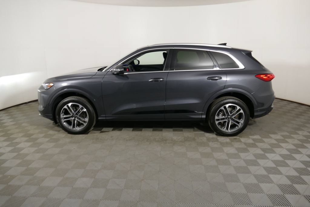 Certified 2025 Audi Q5 Premium w/ Convenience Package AWD/4WD image 6